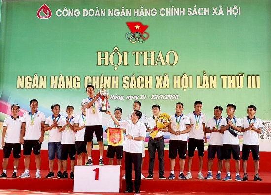 Hội thao NHCSXH lần III: 103 giải thưởng được trao cho các đội, vận động viên xuất sắc