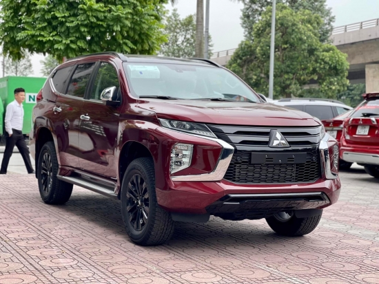 Mitsubishi Pajero Sport có thêm bản mới tại Việt Nam