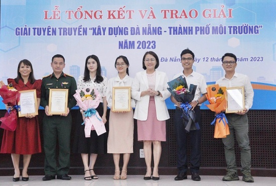 Trao giải báo chí tuyên truyền “Xây dựng Đà Nẵng - thành phố môi trường”