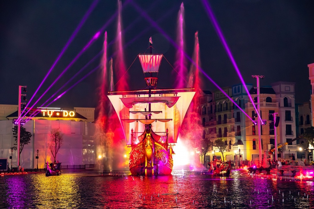 Một Mega Grand World bùng nổ về đêm với show diễn The Grand Voyage - sân khấu trên thuyền ngoài trời lớn nhất châu Á sẵn sàng ra mắt vào tháng 12