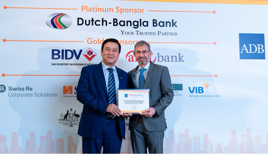 Năm 2019, HDBank trở thành ngân hàng đầu tiên của Việt Nam nhận giải thưởng Ngân hàng xanh – “Green Deal Award” từ Ngân hàng Phát triển châu Á (ADB)