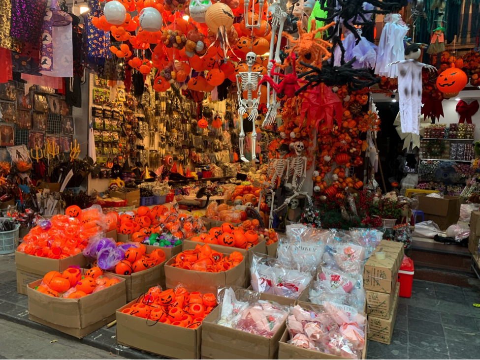 Rộn ràng không khí đón Halloween tại Hà Nội