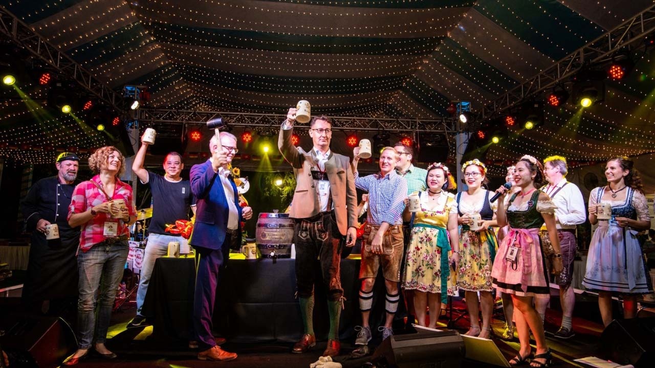 le hoi bia oktoberfest tai viet nam tro lai sau 2 nam vang bong