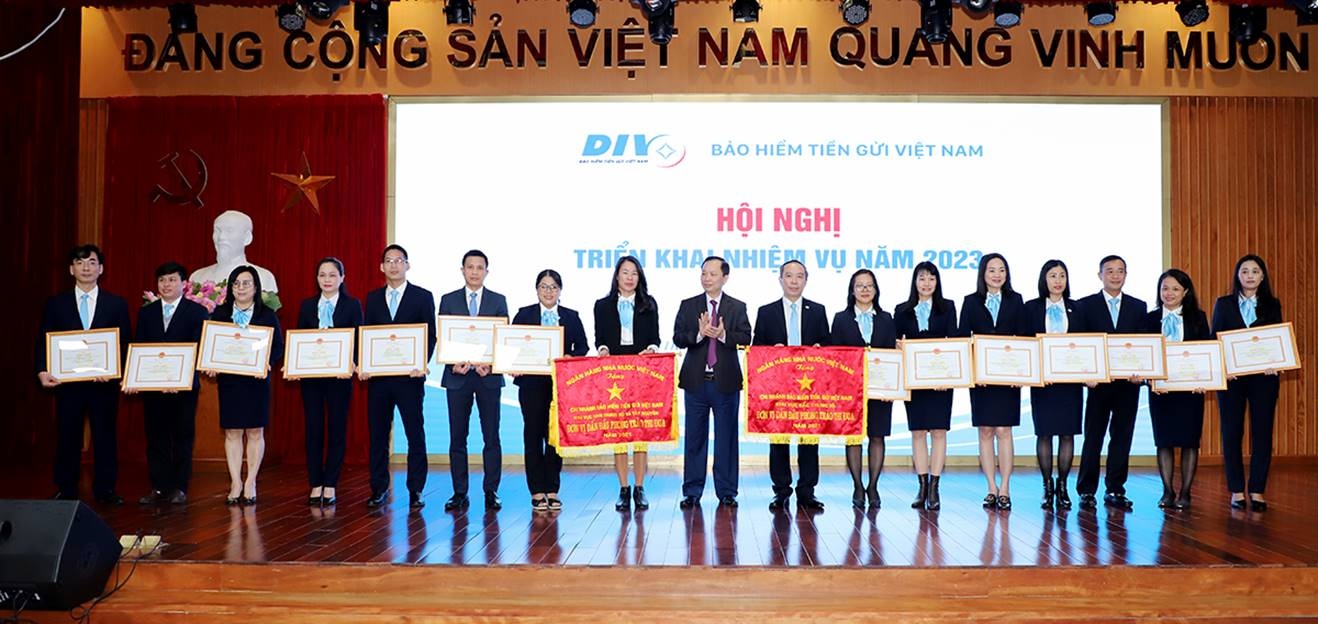 bao hiem tien gui viet nam vung tin hoan thanh nhiem vu chinh tri duoc giao