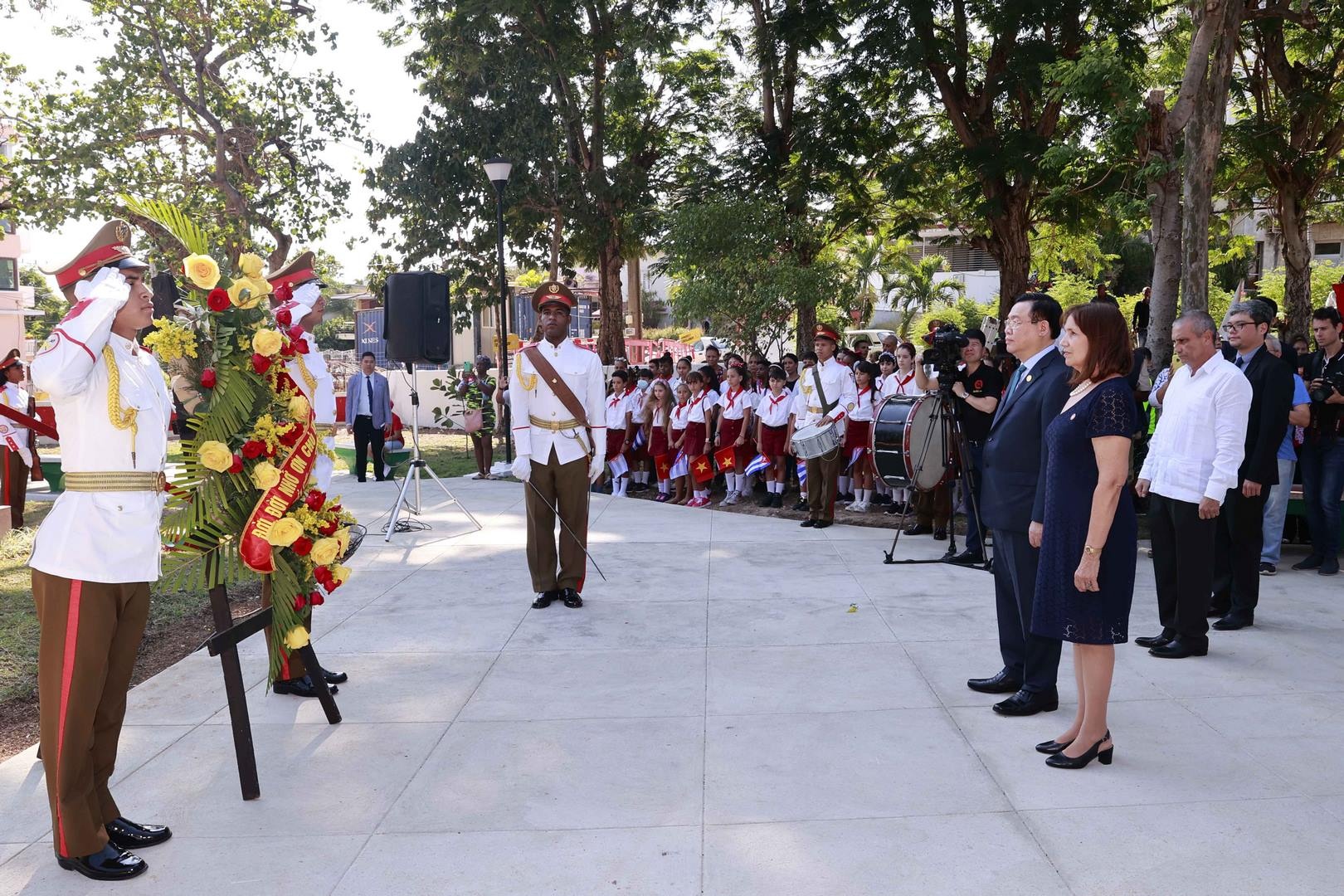 cuba doi ten cong vien hoa binh thanh cong vien ho chi minh